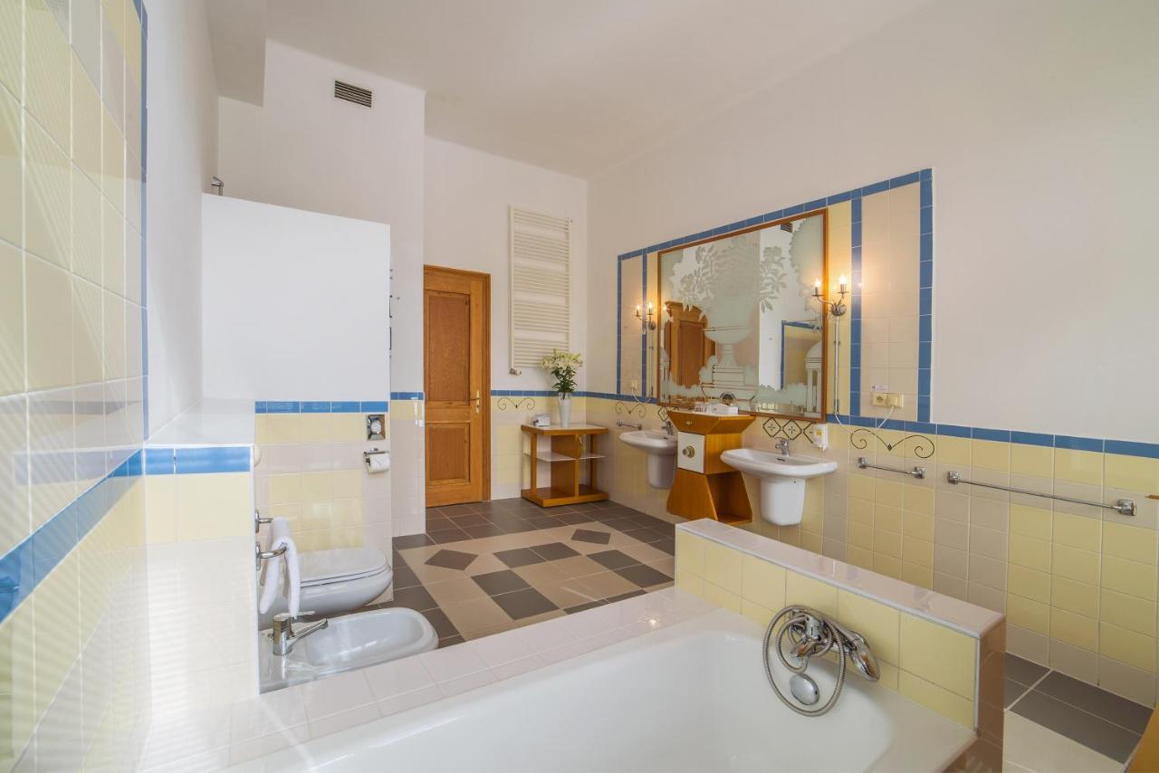 Boutique Hotel Three Lilies Františkovy Lázně Extérieur photo